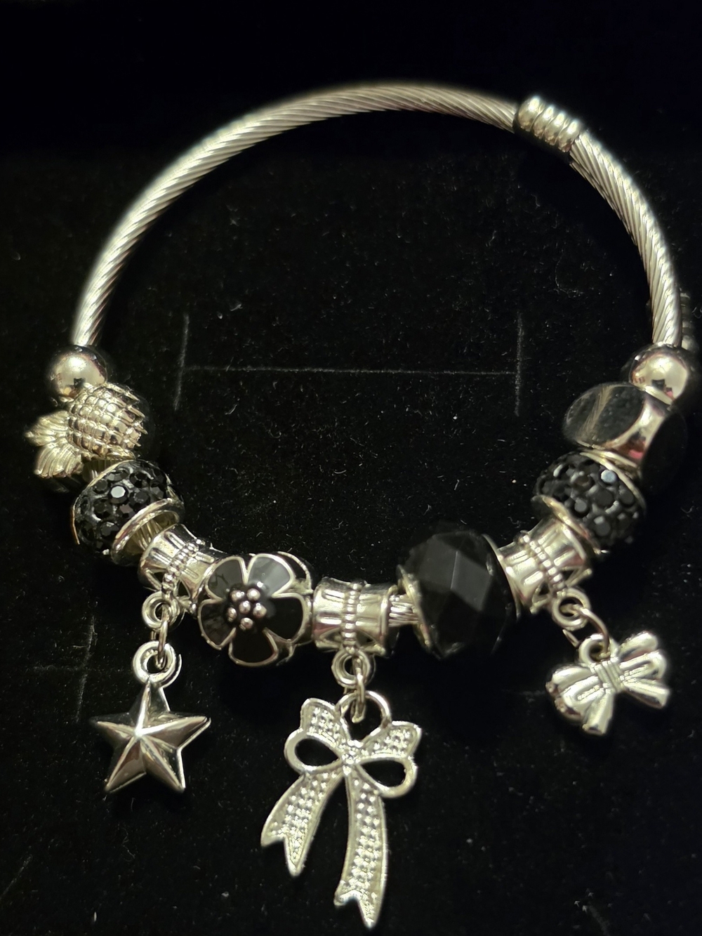 Silver-Tone Black Charm Bow Bracelet